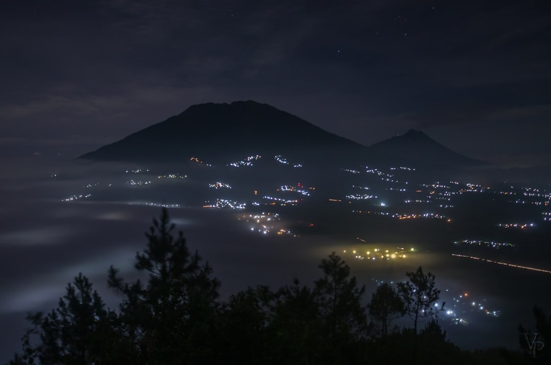 fogata night scene
